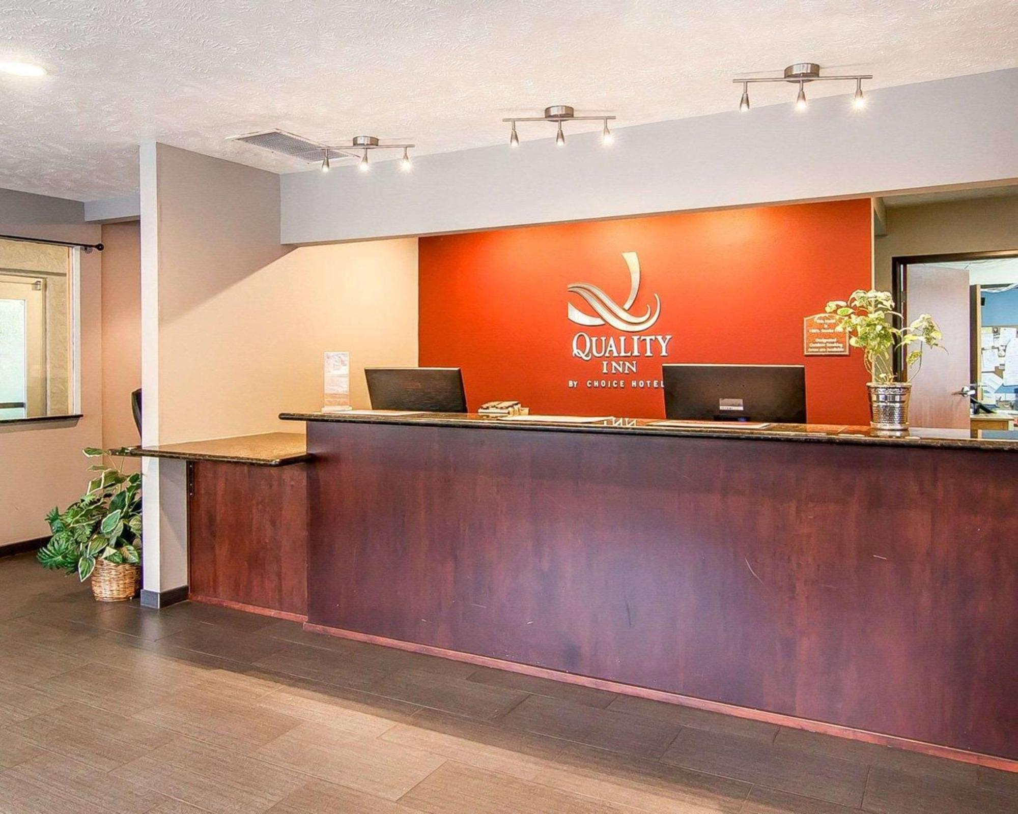 Quality Inn Downtown Convention Center Portland Exterior photo