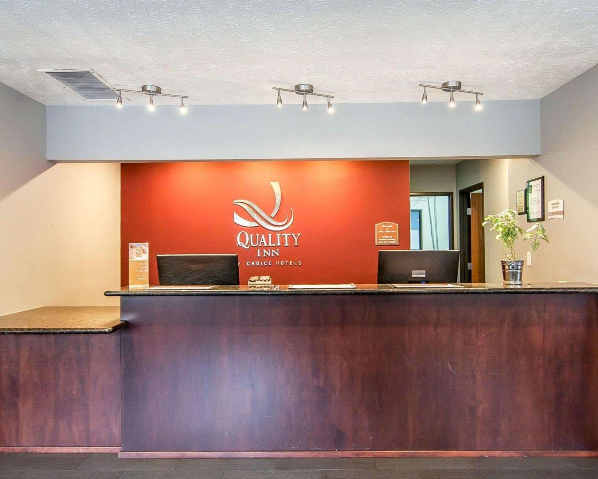 Quality Inn Downtown Convention Center Portland Exterior photo